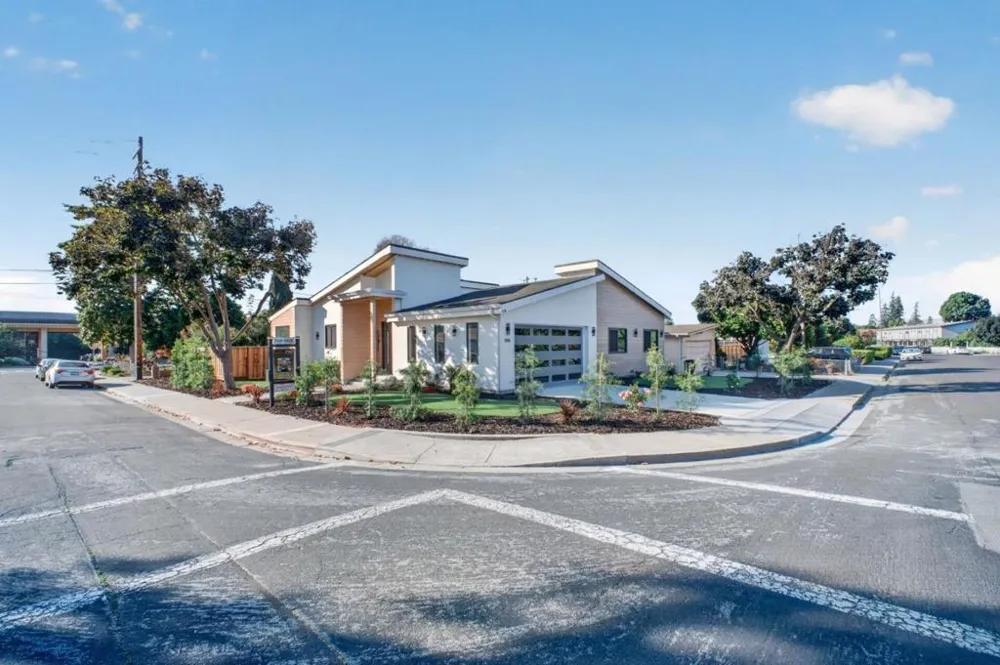 806 Emily Drive Mountain View, CA 94043