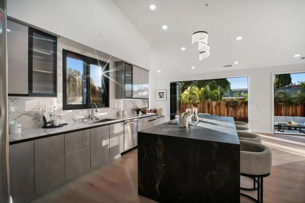 806 Emily Drive Mountain View, CA 94043