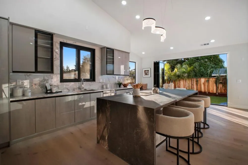 806 Emily Drive Mountain View, CA 94043