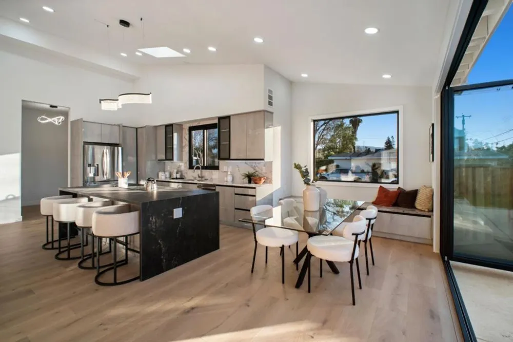 806 Emily Drive Mountain View, CA 94043