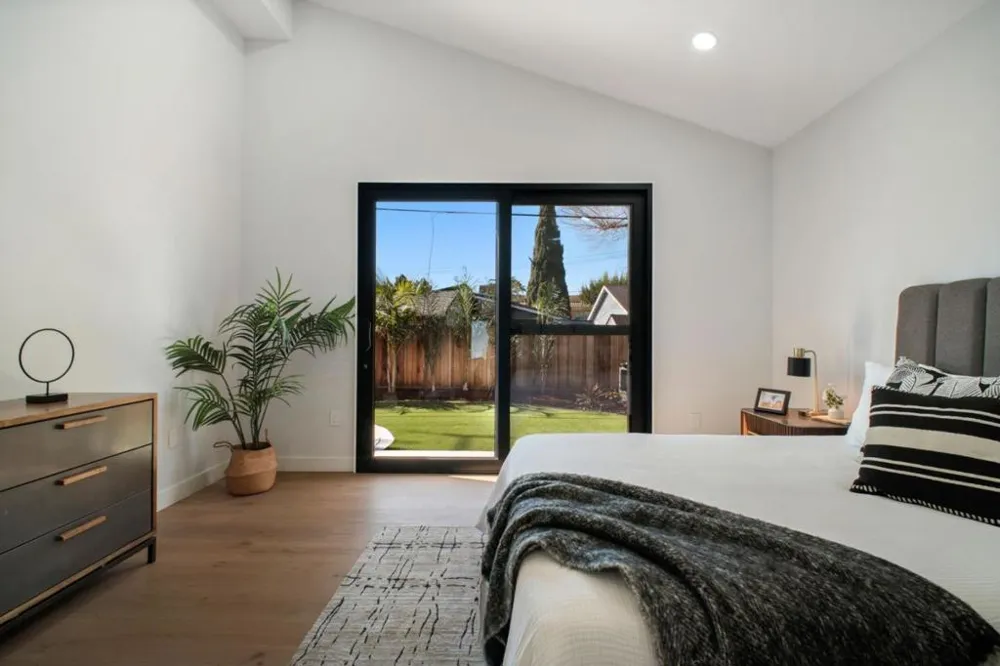 806 Emily Drive Mountain View, CA 94043