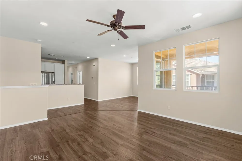 16001 Chase Fontana, CA 92336