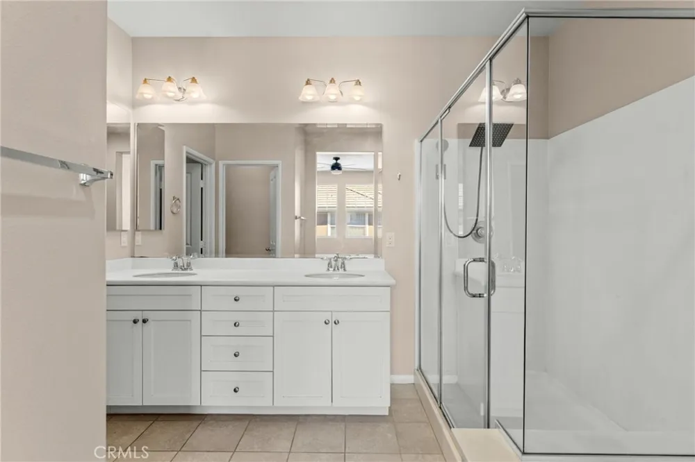 16001 Chase Fontana, CA 92336