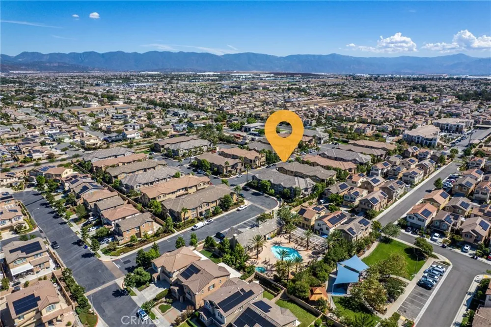 16001 Chase Fontana, CA 92336