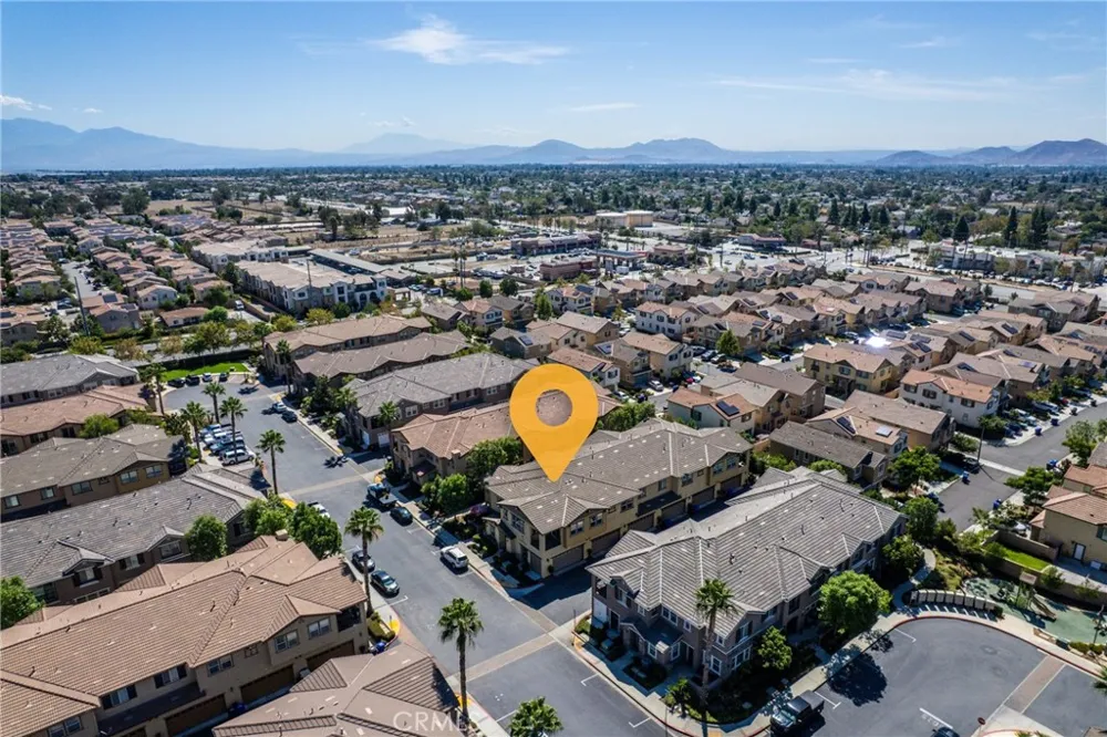 16001 Chase Fontana, CA 92336