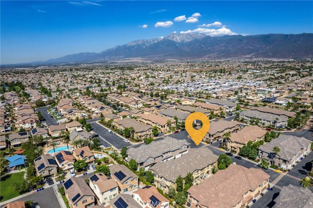 16001 Chase Fontana, CA 92336