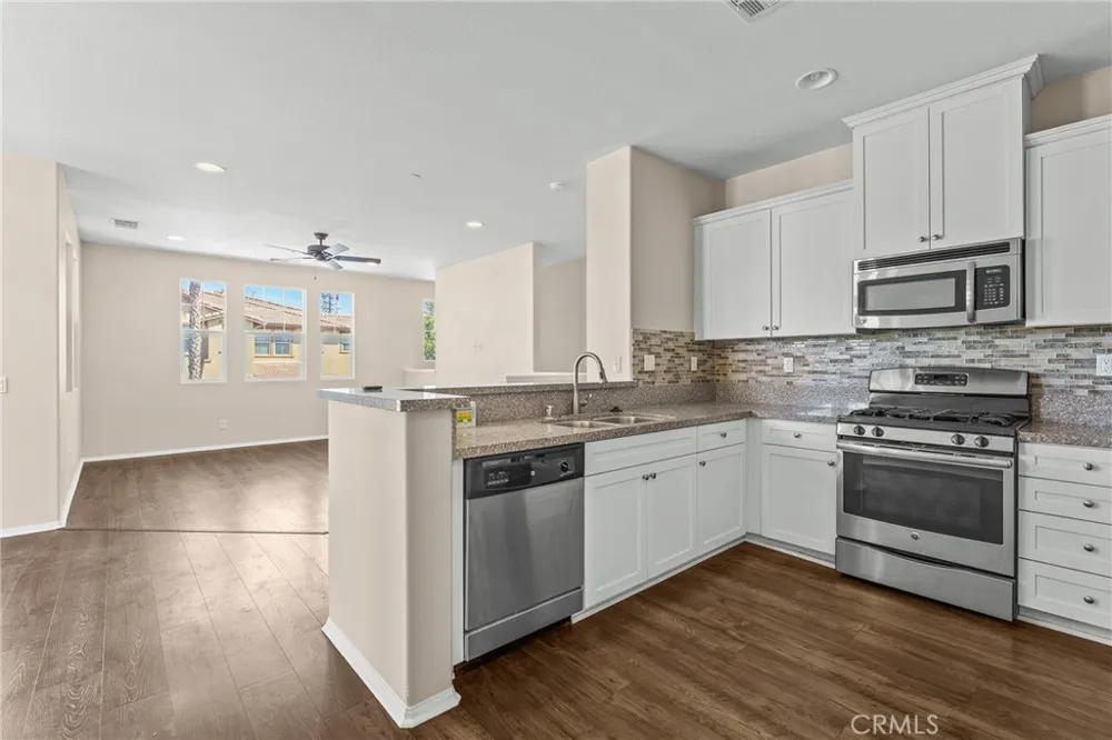16001 Chase Fontana, CA 92336