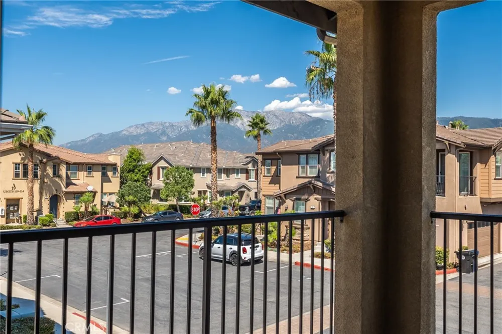 16001 Chase Fontana, CA 92336