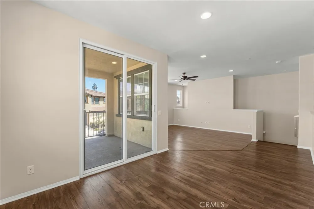 16001 Chase Fontana, CA 92336
