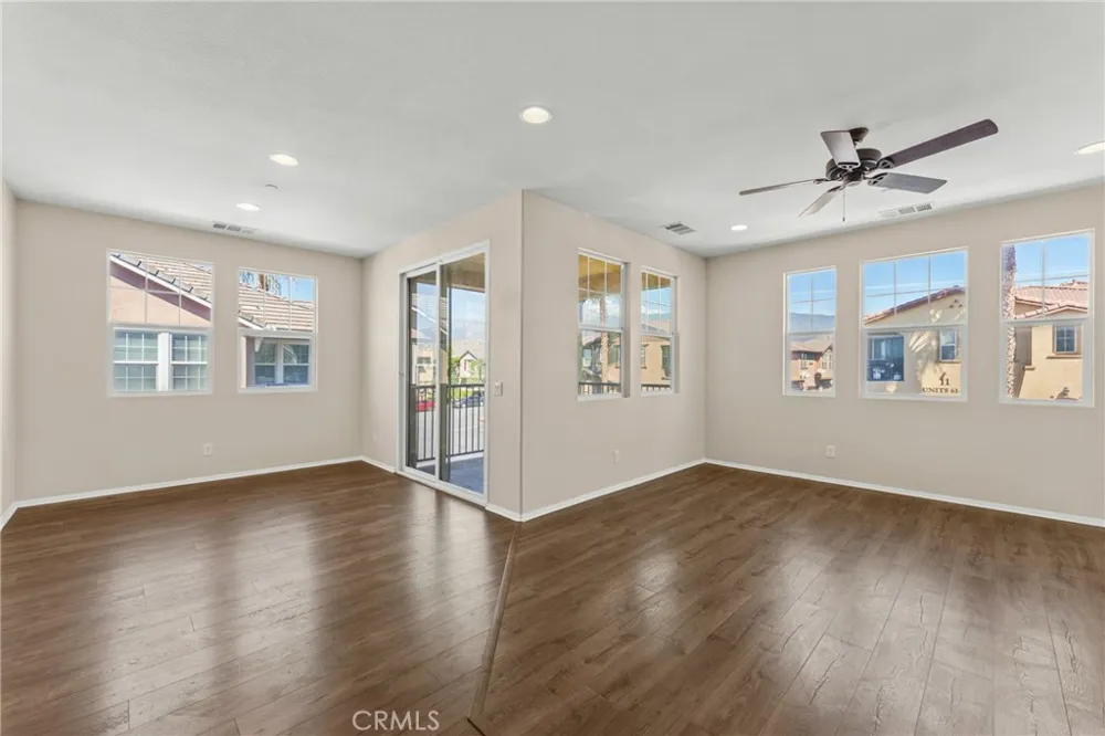 16001 Chase Fontana, CA 92336