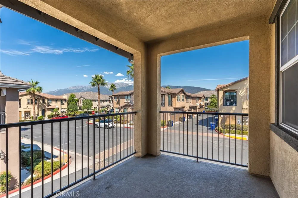 16001 Chase Fontana, CA 92336
