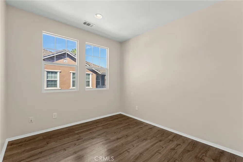 16001 Chase Fontana, CA 92336