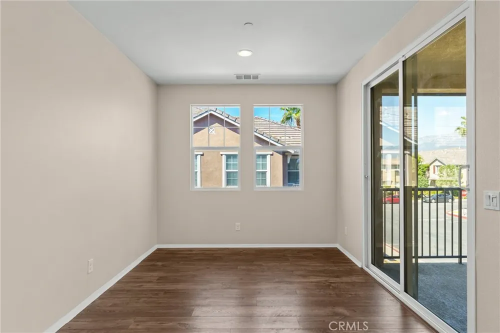 16001 Chase Fontana, CA 92336