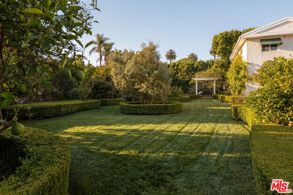 143 Marguerita Avenue Santa Monica, CA 90402