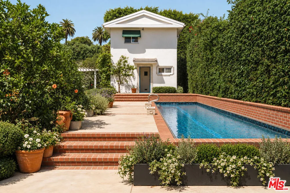 143 Marguerita Avenue Santa Monica, CA 90402