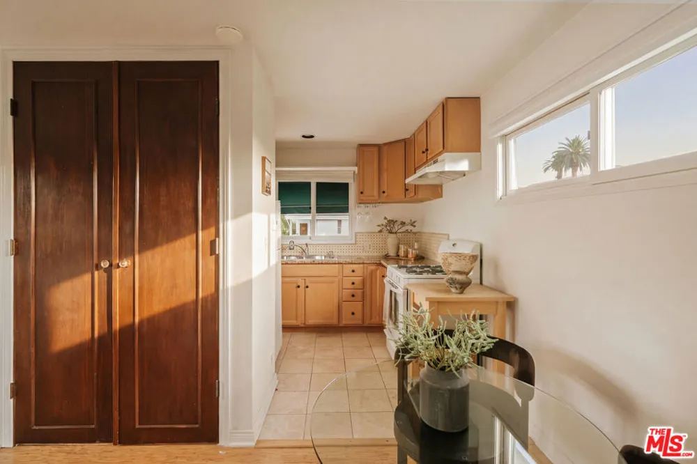 143 Marguerita Avenue Santa Monica, CA 90402