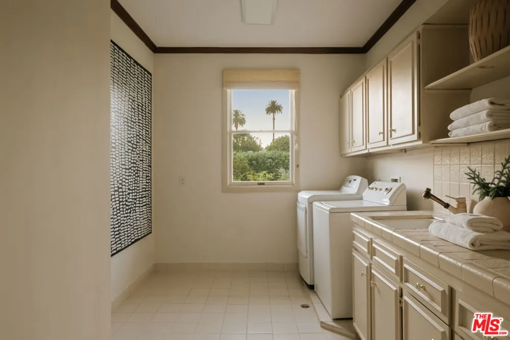 143 Marguerita Avenue Santa Monica, CA 90402