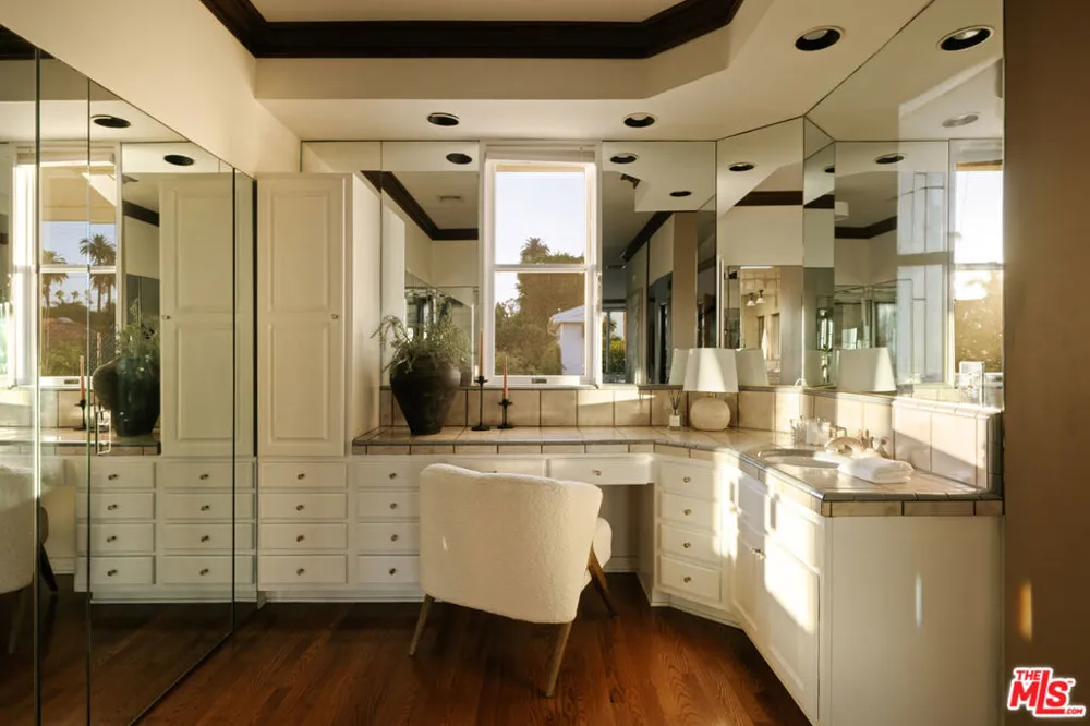 143 Marguerita Avenue Santa Monica, CA 90402