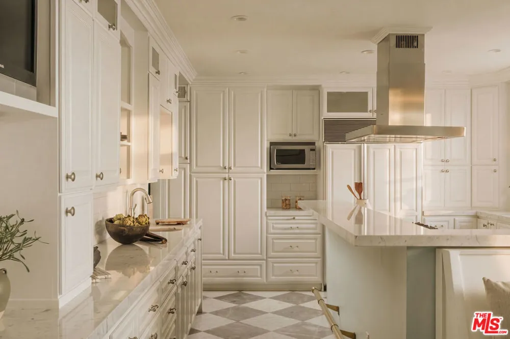 143 Marguerita Avenue Santa Monica, CA 90402