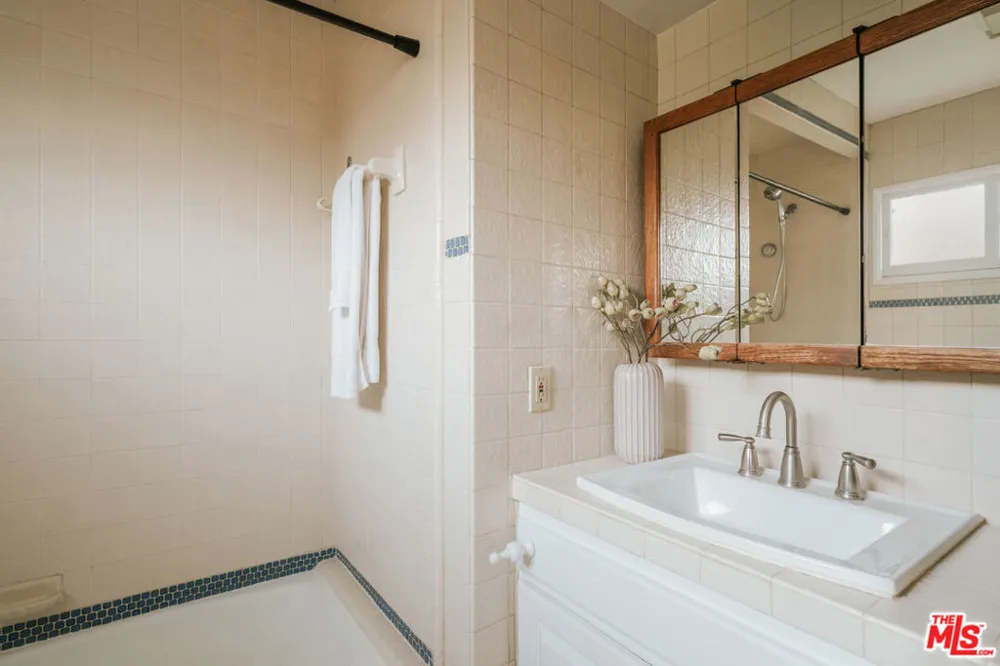 143 Marguerita Avenue Santa Monica, CA 90402
