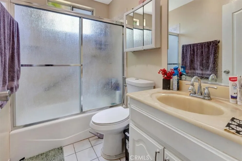 12725 Barlin Avenue Downey, CA 90242