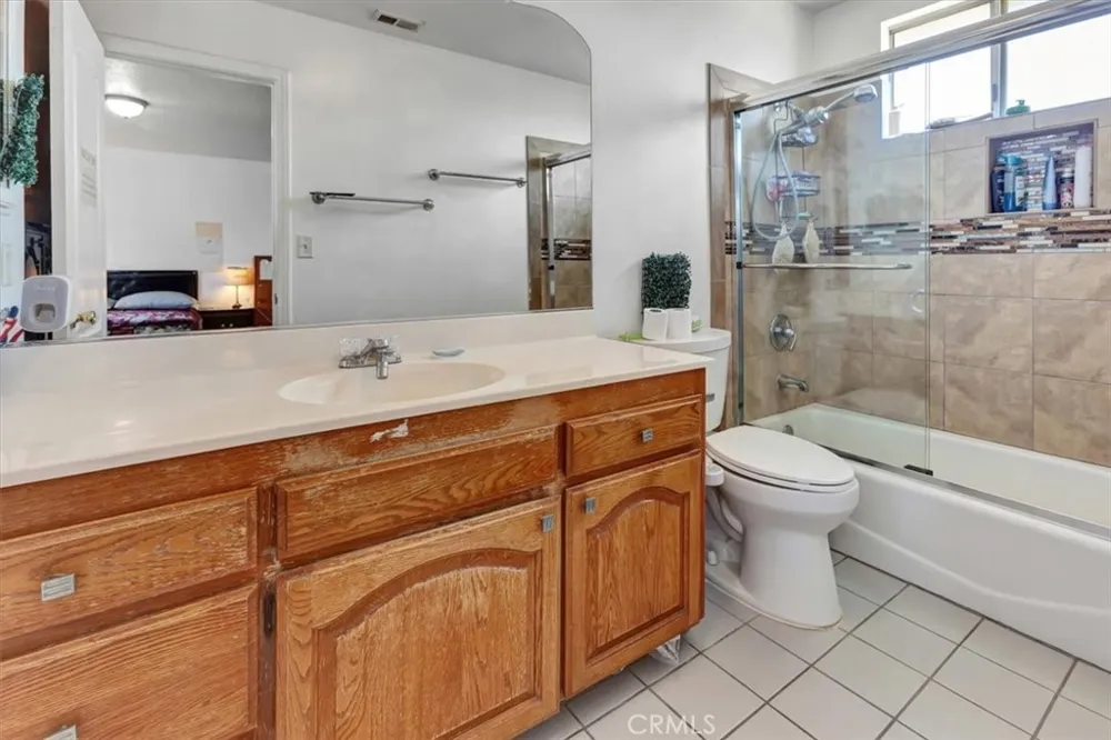 12725 Barlin Avenue Downey, CA 90242