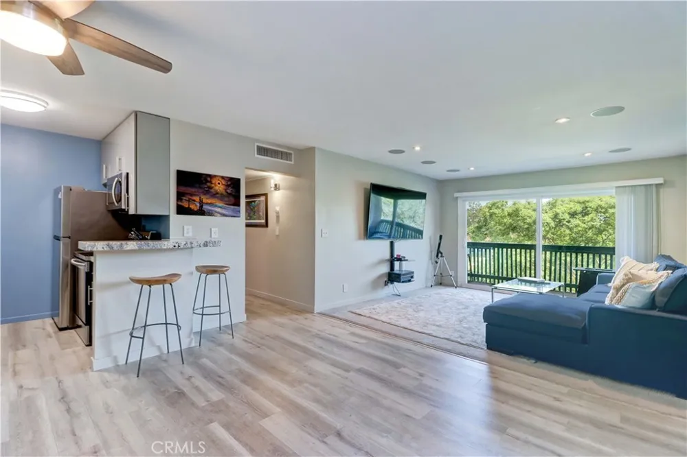 576 Bellflower Boulevard #303 Long Beach, CA 90814