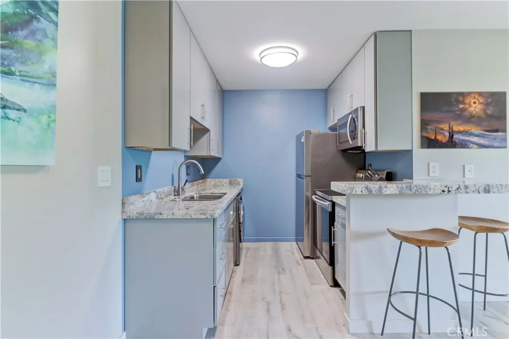 576 Bellflower Boulevard #303 Long Beach, CA 90814