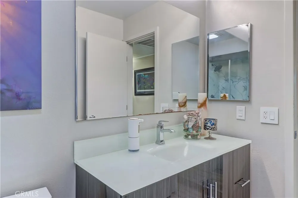 576 Bellflower Boulevard #303 Long Beach, CA 90814