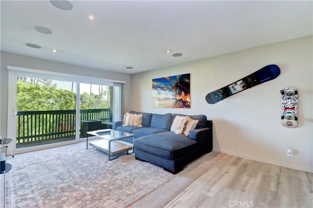 576 Bellflower Boulevard #303 Long Beach, CA 90814