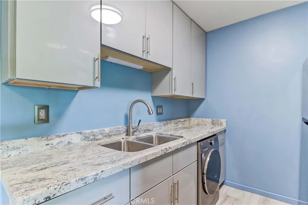 576 Bellflower Boulevard #303 Long Beach, CA 90814