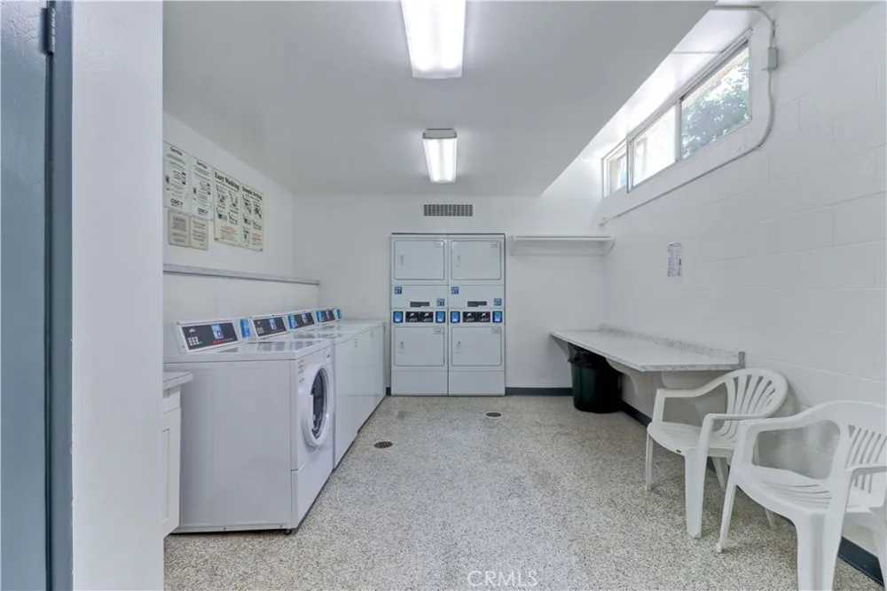 576 Bellflower Boulevard #303 Long Beach, CA 90814