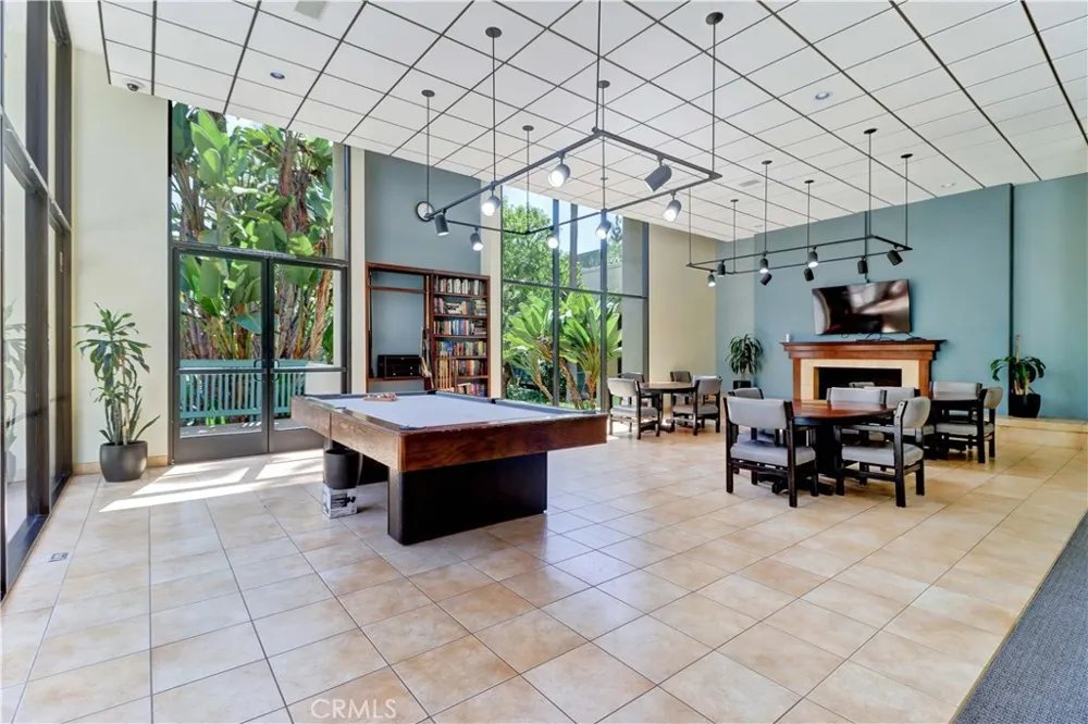 576 Bellflower Boulevard #303 Long Beach, CA 90814
