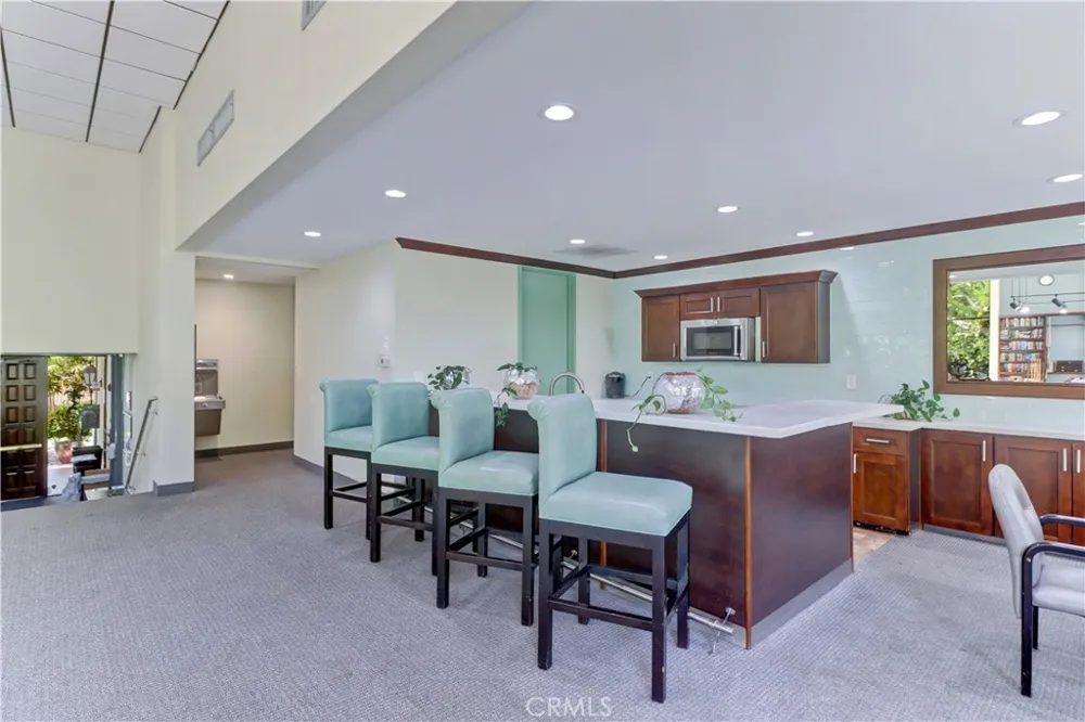 576 Bellflower Boulevard #303 Long Beach, CA 90814