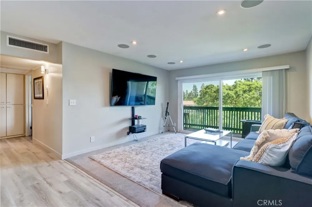 576 Bellflower Boulevard #303 Long Beach, CA 90814