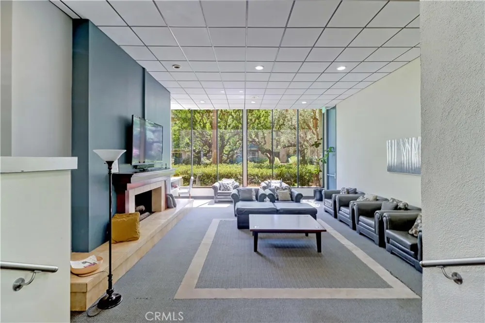 576 Bellflower Boulevard #303 Long Beach, CA 90814
