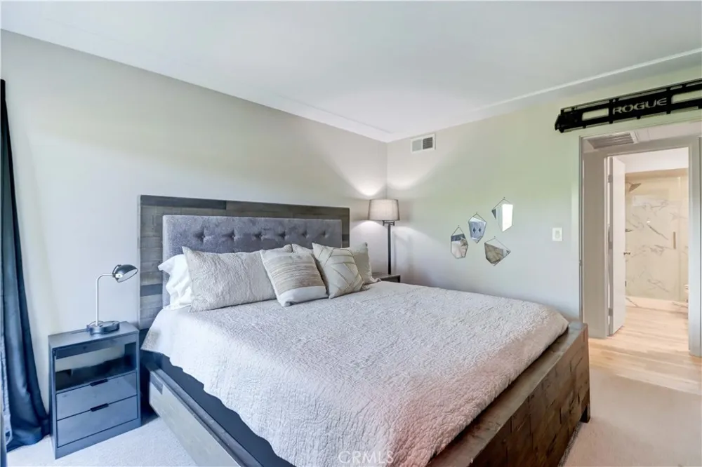 576 Bellflower Boulevard #303 Long Beach, CA 90814