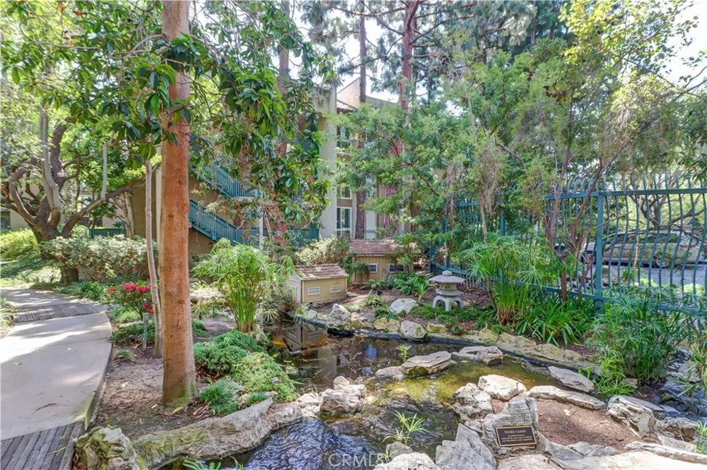 576 Bellflower Boulevard #303 Long Beach, CA 90814