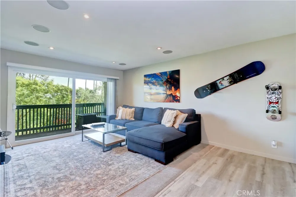 576 Bellflower Boulevard #303 Long Beach, CA 90814