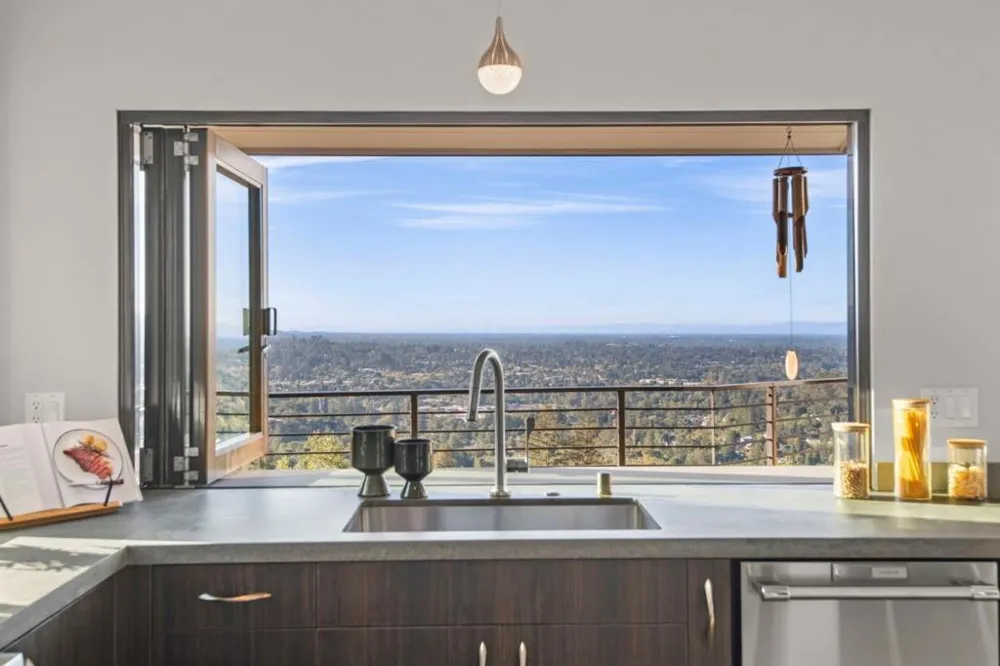 17808 Tourney Road Los Gatos, CA 95030