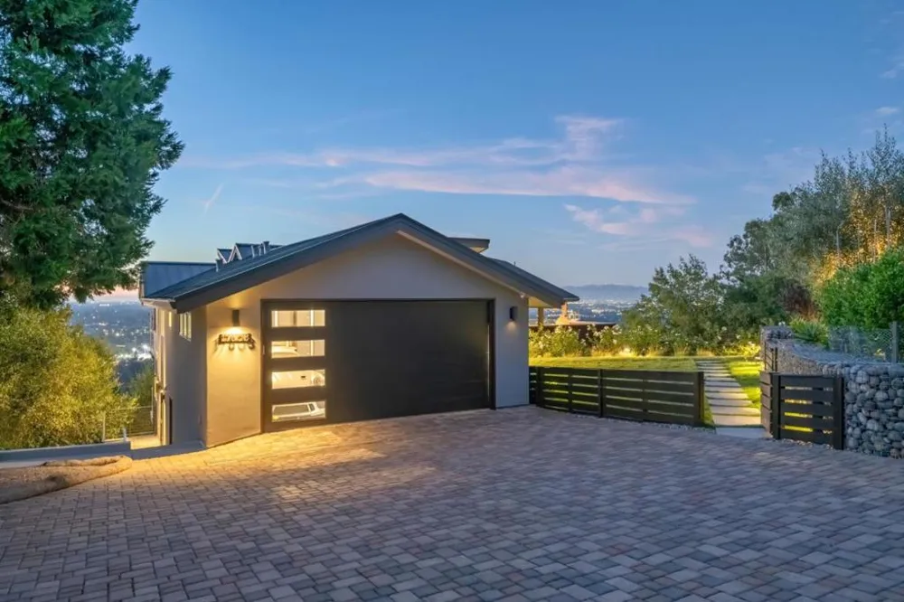 17808 Tourney Road Los Gatos, CA 95030