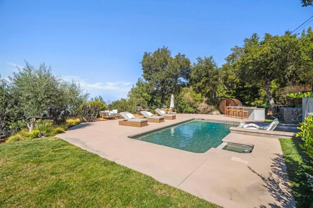 17808 Tourney Road Los Gatos, CA 95030