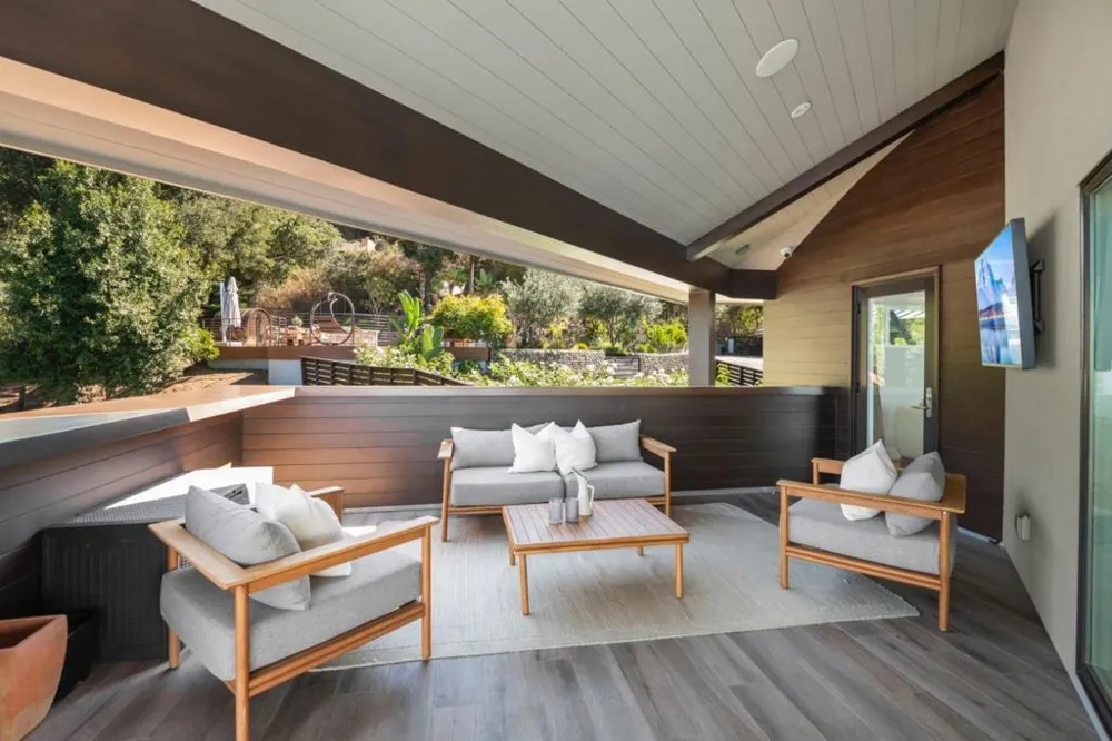 17808 Tourney Road Los Gatos, CA 95030