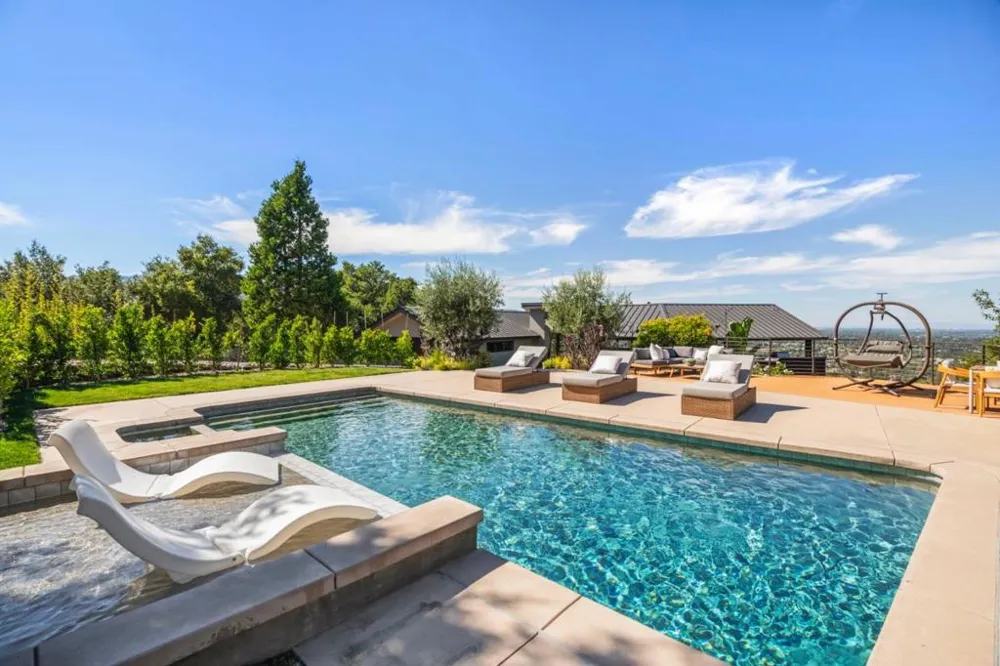 17808 Tourney Road Los Gatos, CA 95030