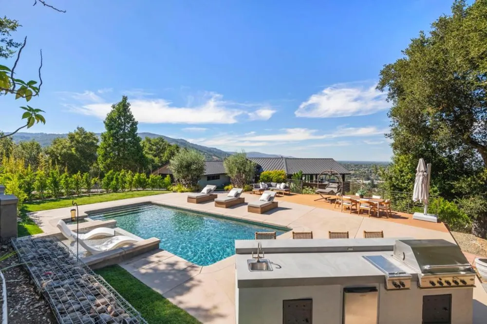 17808 Tourney Road Los Gatos, CA 95030