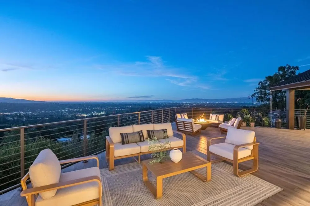 17808 Tourney Road Los Gatos, CA 95030