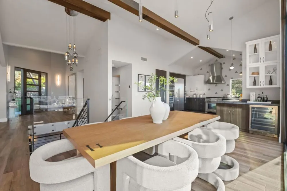 17808 Tourney Road Los Gatos, CA 95030
