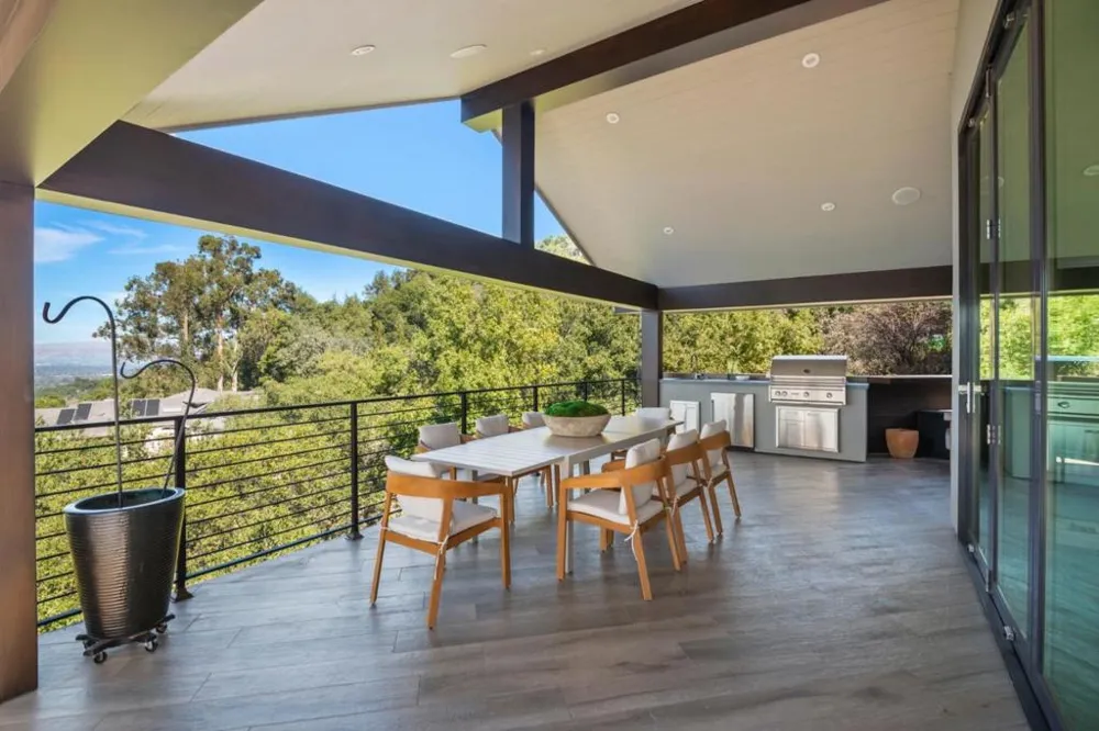 17808 Tourney Road Los Gatos, CA 95030