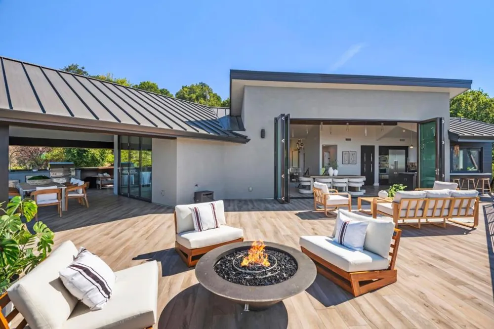 17808 Tourney Road Los Gatos, CA 95030