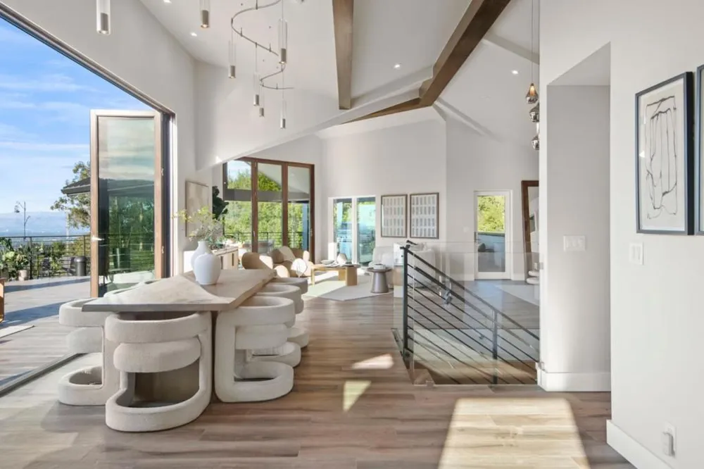 17808 Tourney Road Los Gatos, CA 95030